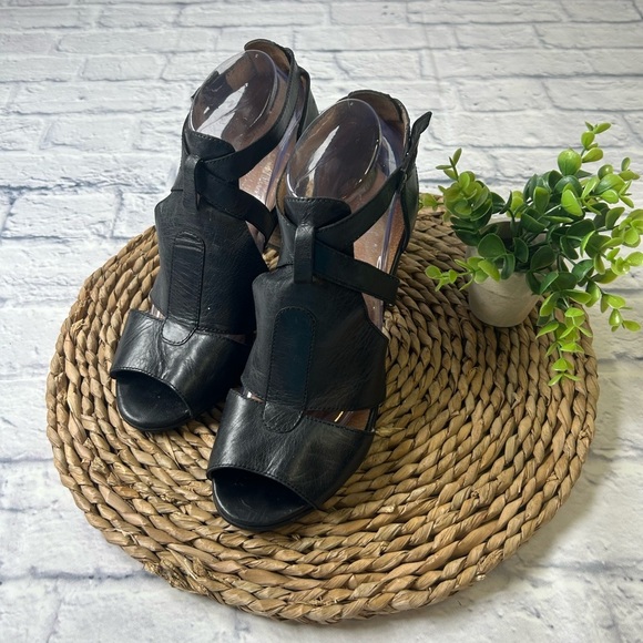 Anthropologie Brand Seychelles Black Strappy Heels. Open Toe. Size 9. - Picture 2 of 11
